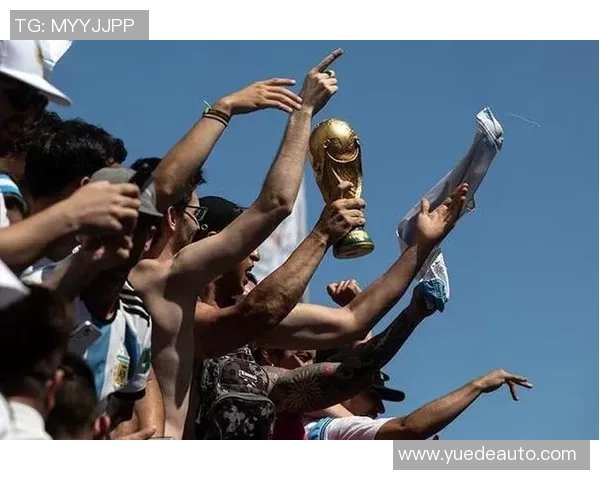 墨西哥足球明星球员的辉煌历程与未来展望解析